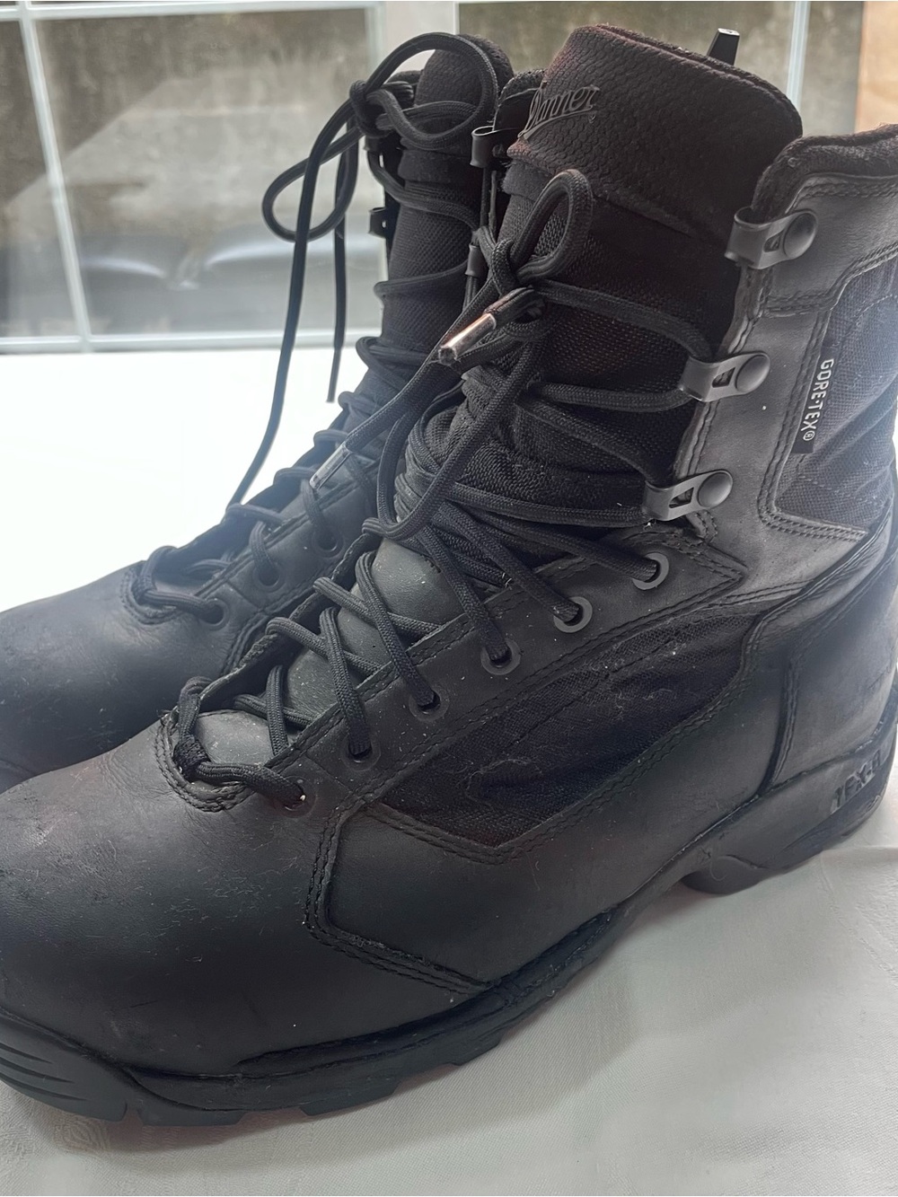 Danner Men's 9.5 EE Striker Torrent Side-Zip GORE-TEX Tactical Boots